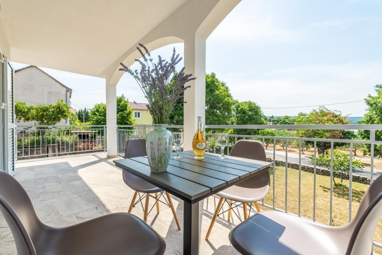Apartmani Dupor Горни-Карин Экстерьер фото