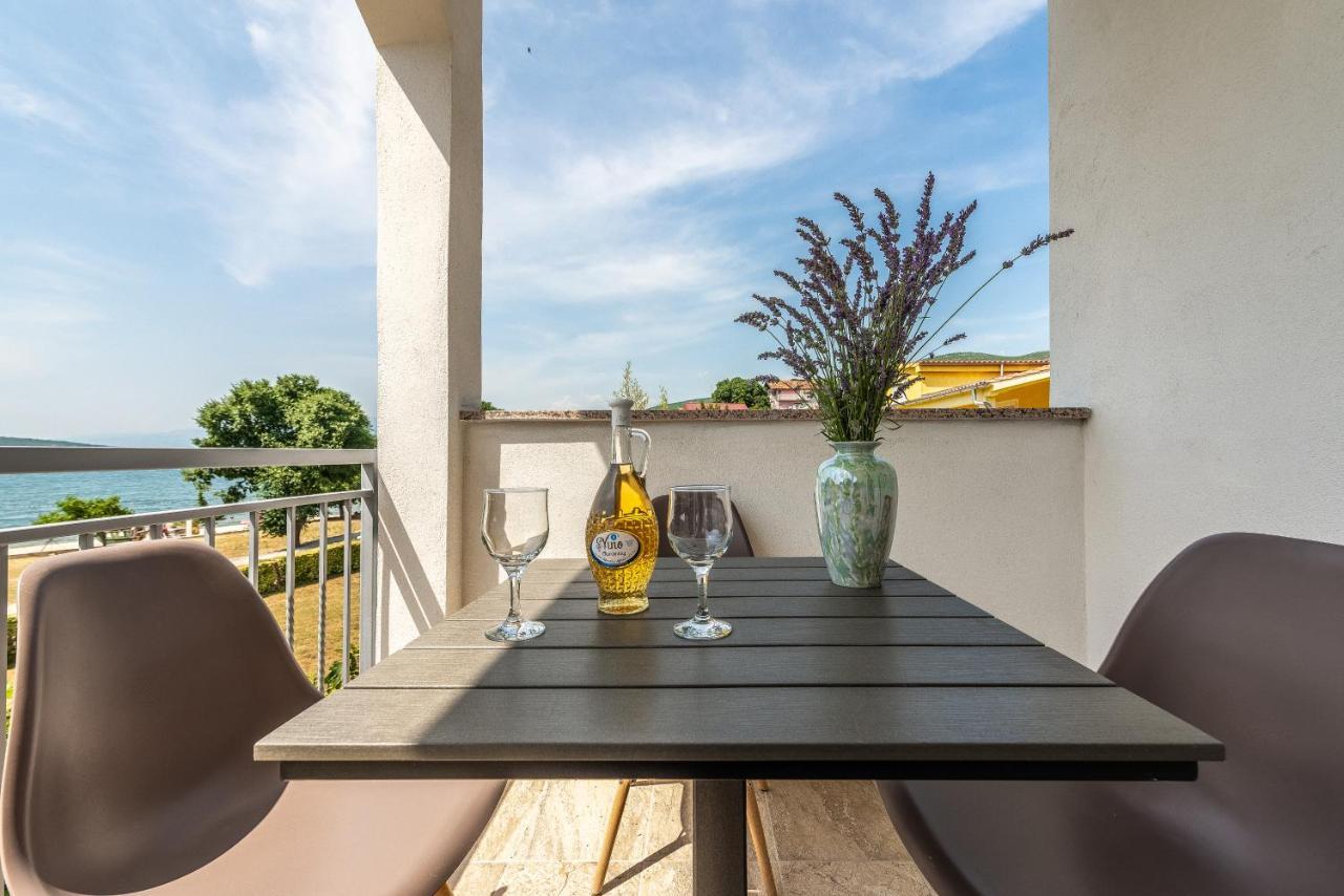 Apartmani Dupor Горни-Карин Экстерьер фото