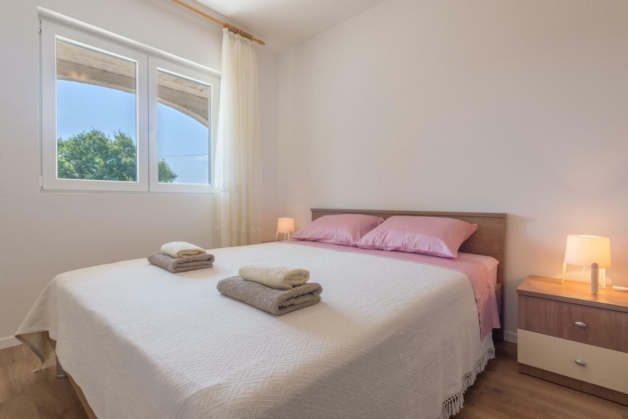 Apartmani Dupor Горни-Карин Экстерьер фото