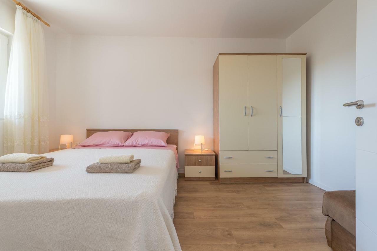 Apartmani Dupor Горни-Карин Экстерьер фото