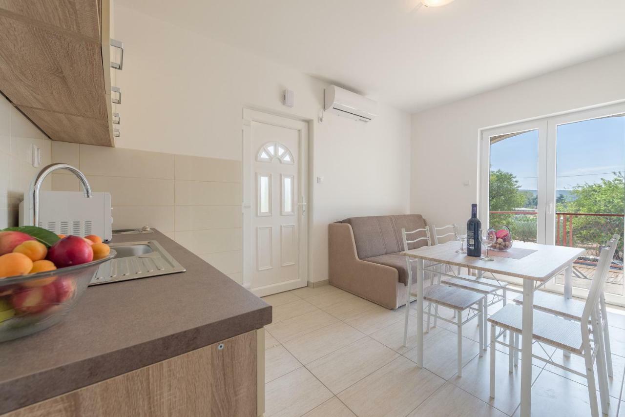 Apartmani Dupor Горни-Карин Экстерьер фото