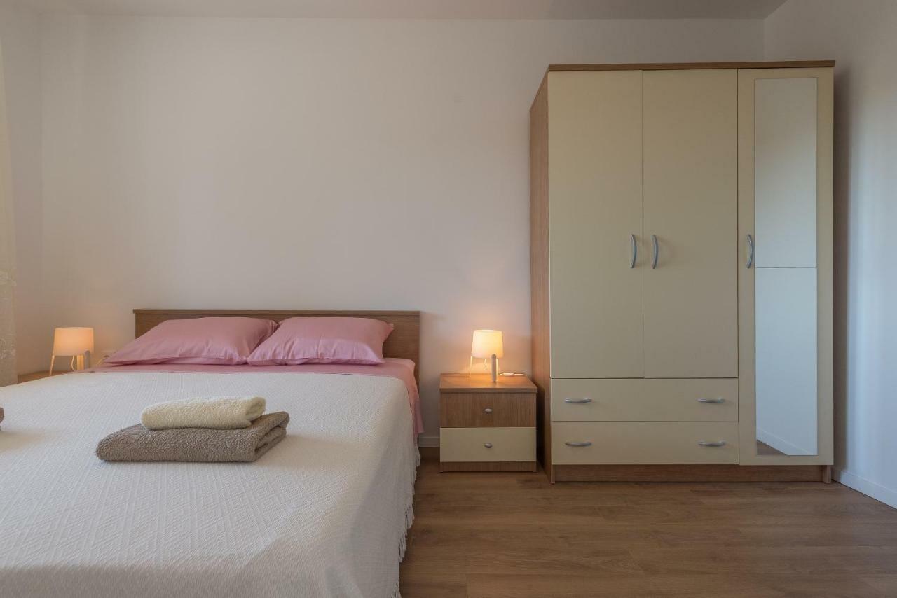 Apartmani Dupor Горни-Карин Экстерьер фото
