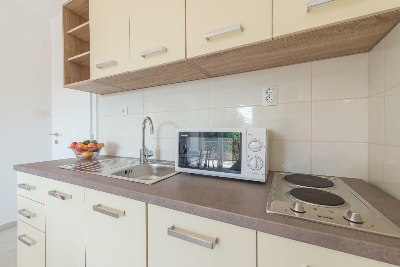 Apartmani Dupor Горни-Карин Экстерьер фото