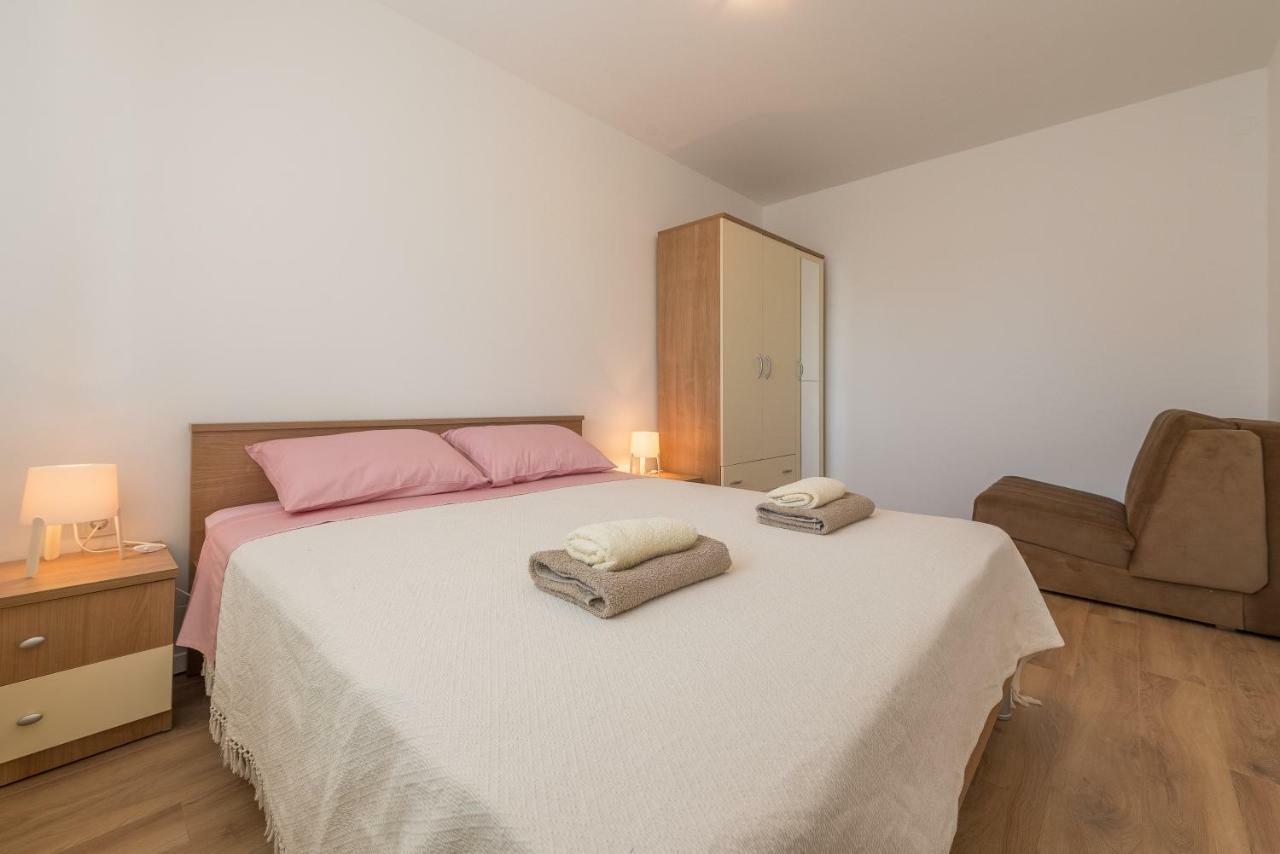 Apartmani Dupor Горни-Карин Экстерьер фото