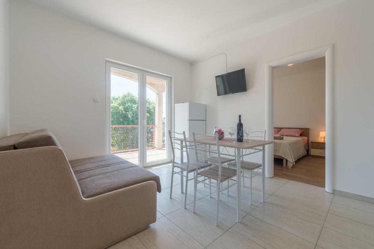 Apartmani Dupor Горни-Карин Экстерьер фото