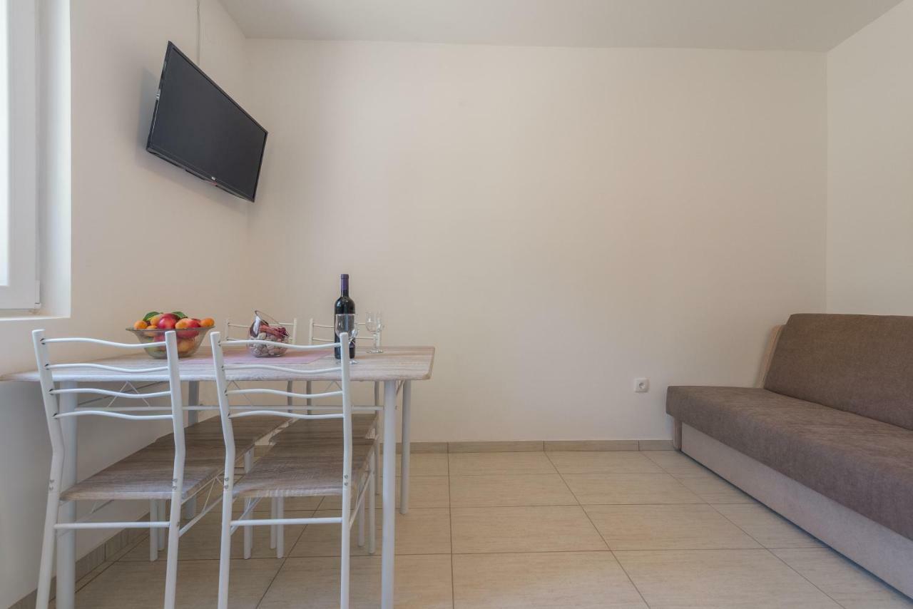 Apartmani Dupor Горни-Карин Экстерьер фото