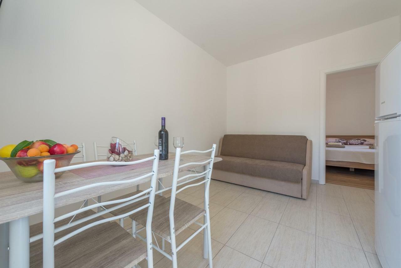 Apartmani Dupor Горни-Карин Экстерьер фото