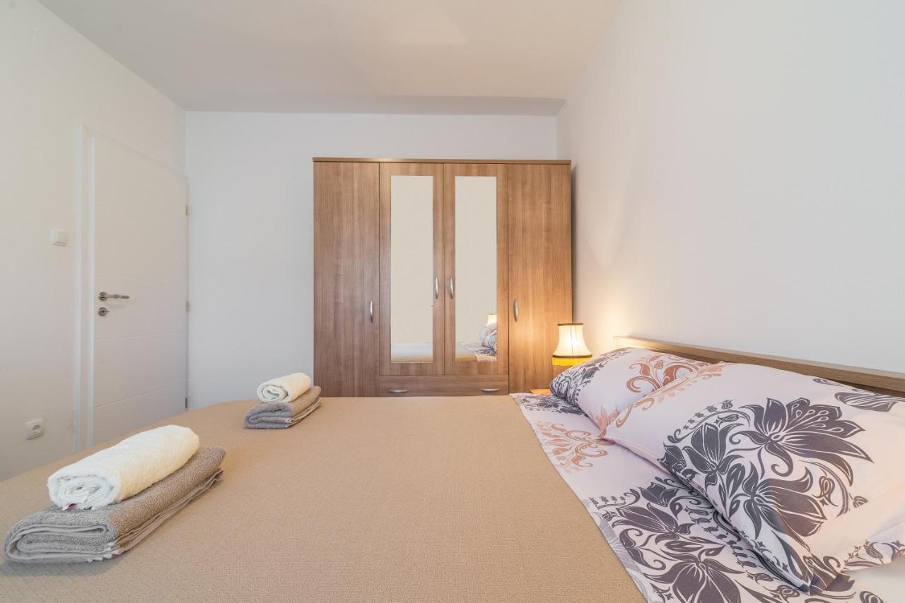 Apartmani Dupor Горни-Карин Экстерьер фото