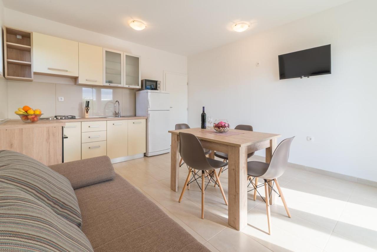 Apartmani Dupor Горни-Карин Экстерьер фото