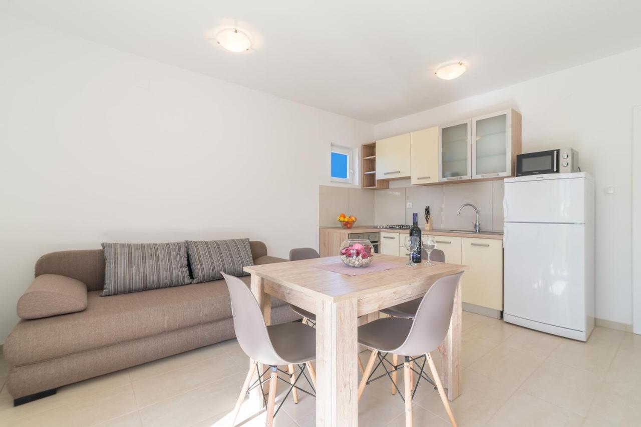 Apartmani Dupor Горни-Карин Экстерьер фото