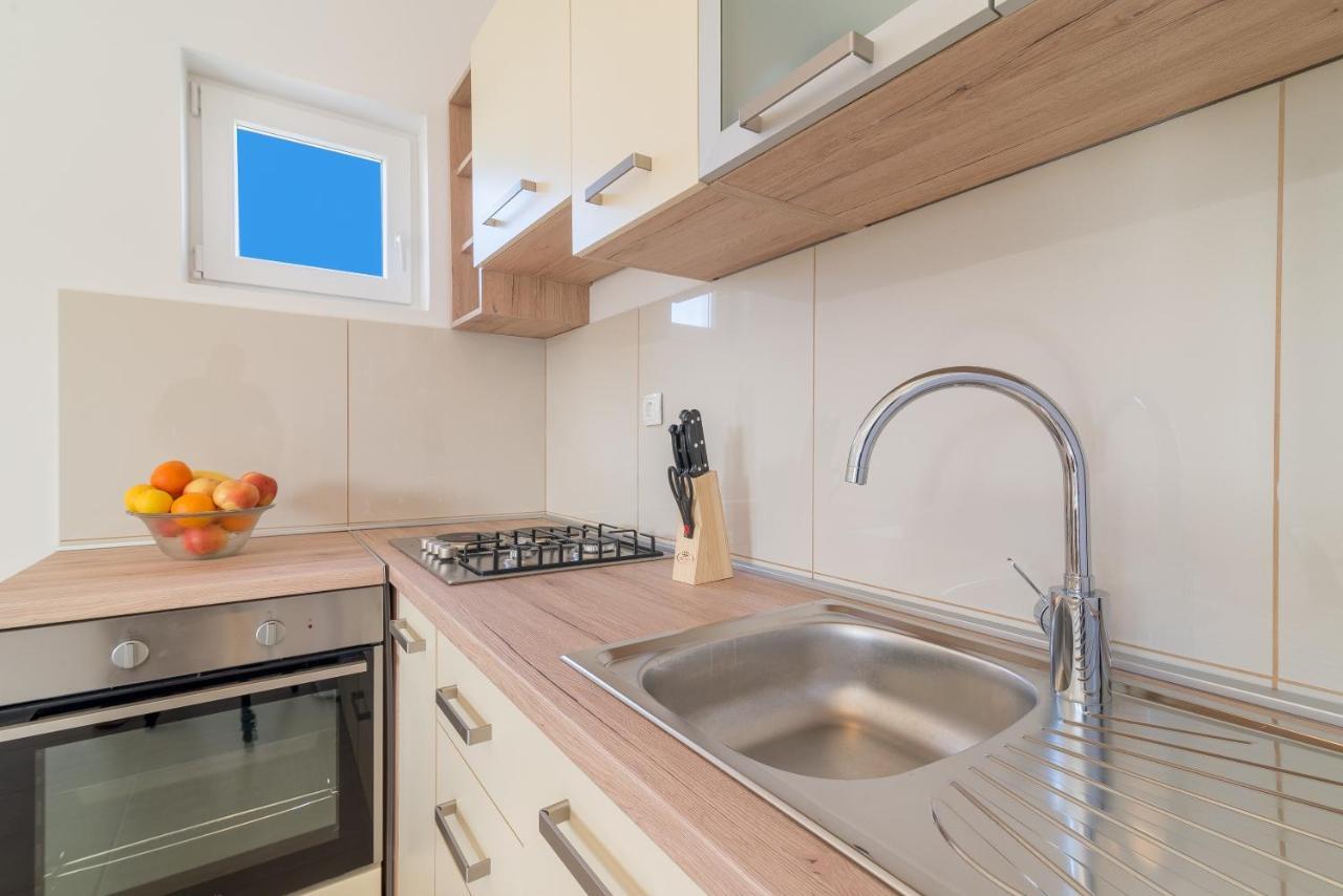 Apartmani Dupor Горни-Карин Экстерьер фото