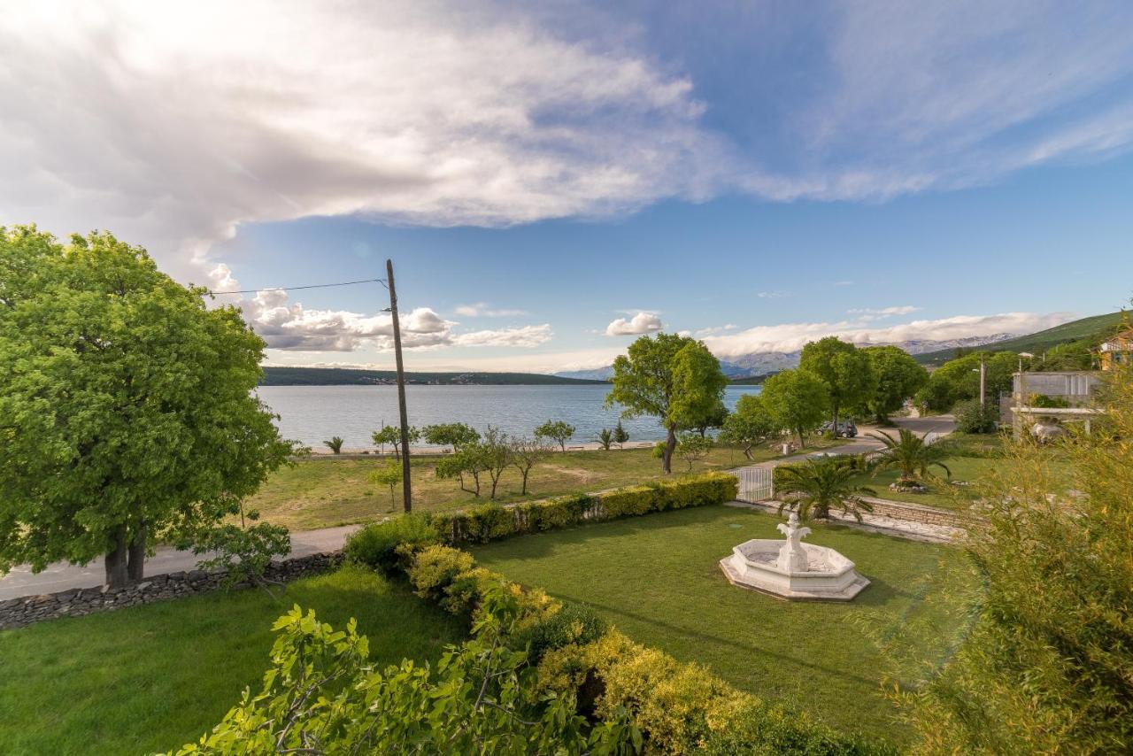 Apartmani Dupor Горни-Карин Экстерьер фото